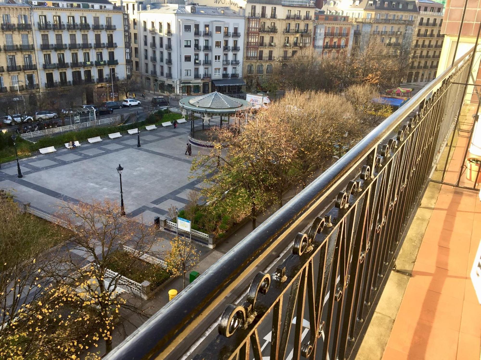 Plaza Apartment San Sebastian Exterior photo